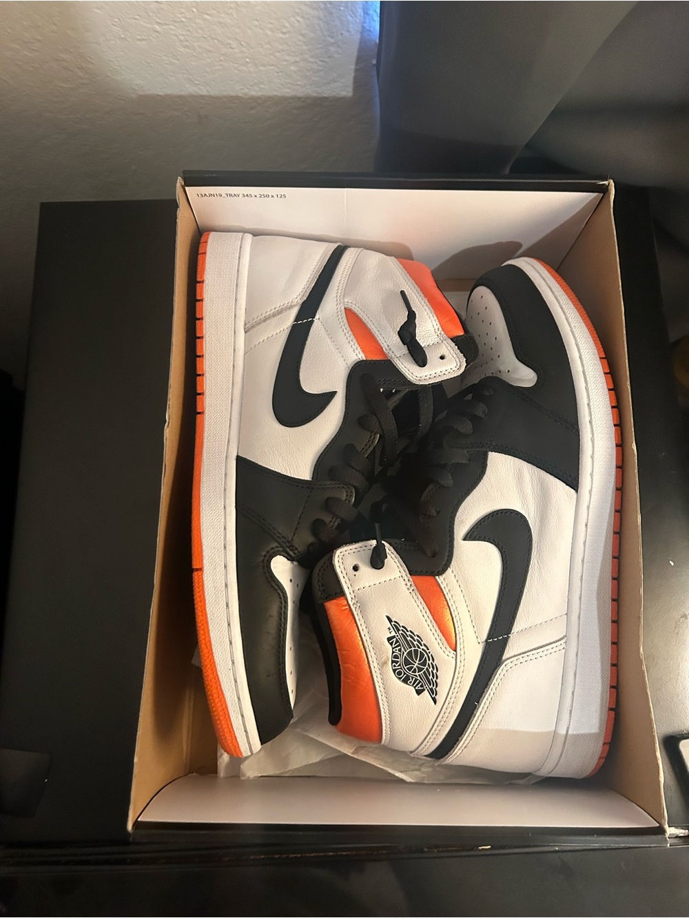 Nike Air Jordan 1 “Electro Orange“ Sneakers